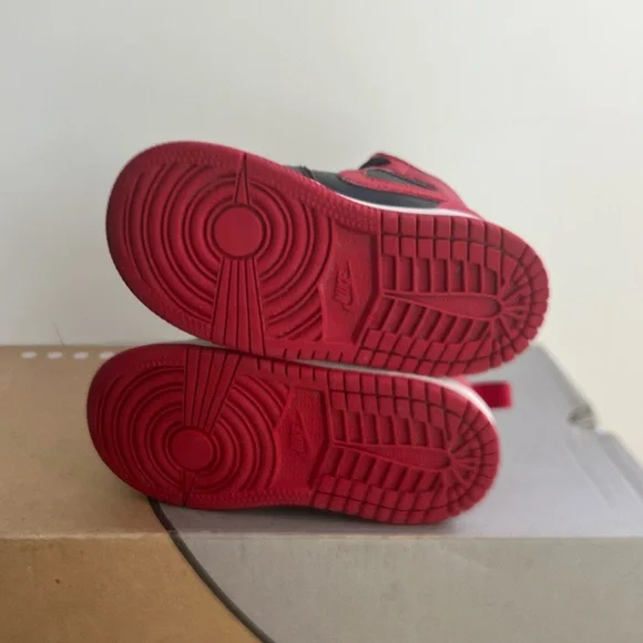 Nike Air Jordan 1 Retro Mid “Banned” Toddler Sneakers- SZ 7 C